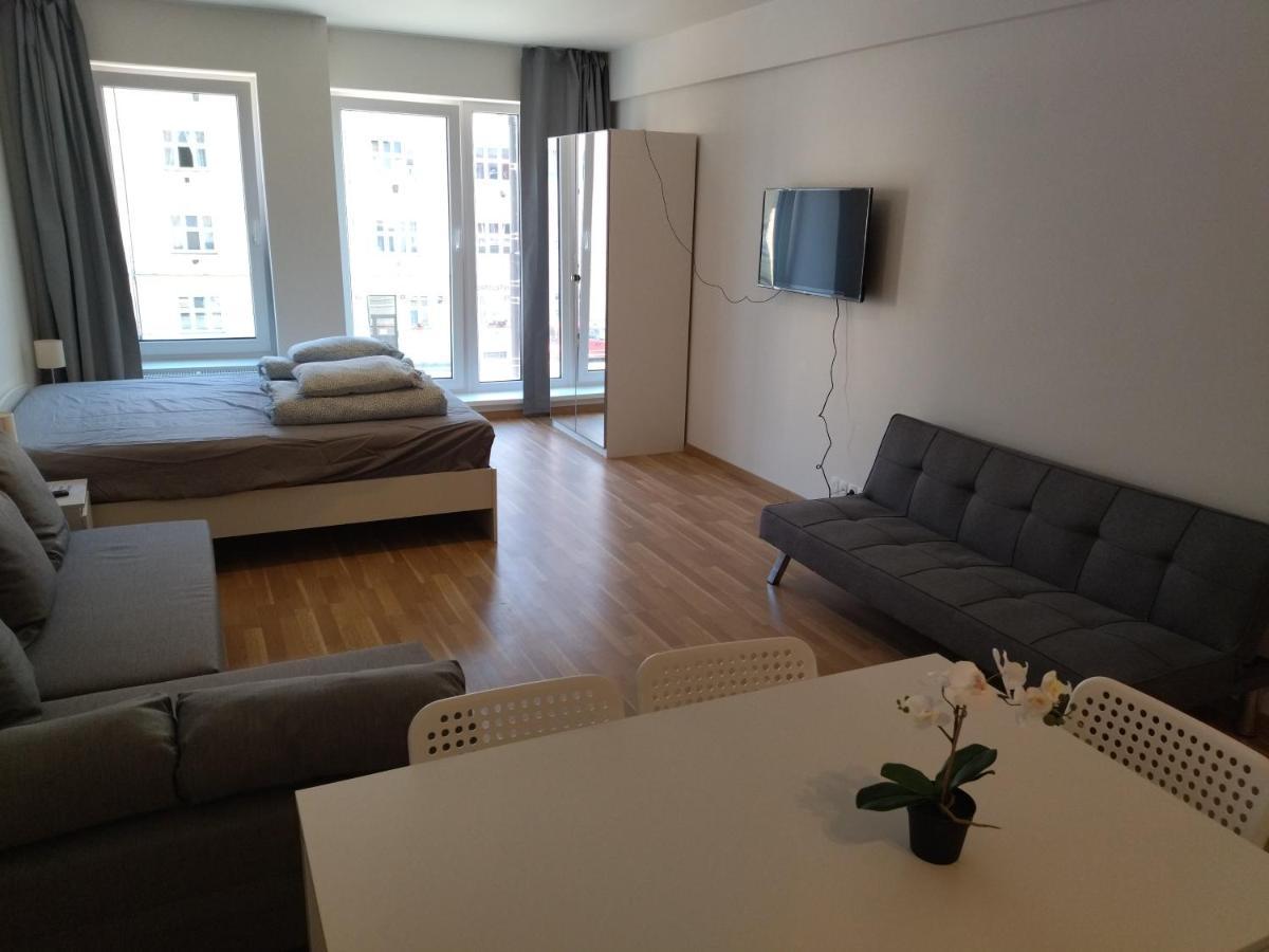 Brand New Two Room Apartment #34 With Free Secure Parking In The Center Prague Exterior photo